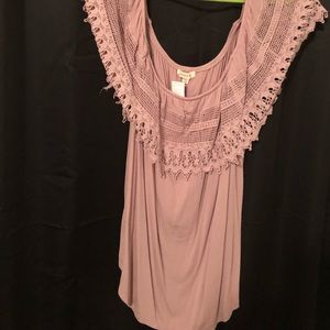 Woman’s off the shoulder top 2xl